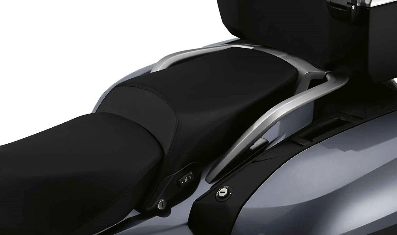 Asiento trasero OEM 52538544788 para BMW Motorrad S1000RR (K67). Compatible exclusivamente con este modelo. Pieza original BMW Motorrad.