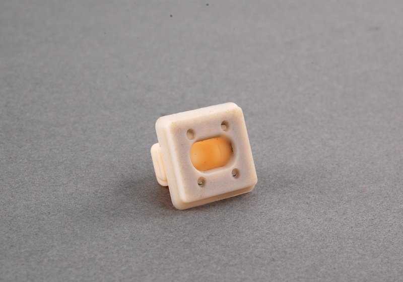 Inserto embellecedor OEM 51457000912 para BMW E39 (5er). Compatible con versiones: Edelholzausführung Vavona, Nussbaum, Bruyere Club, Muschelahorn burgund, Zierblenden aluminio/titan/gittergalvanik. Original BMW.