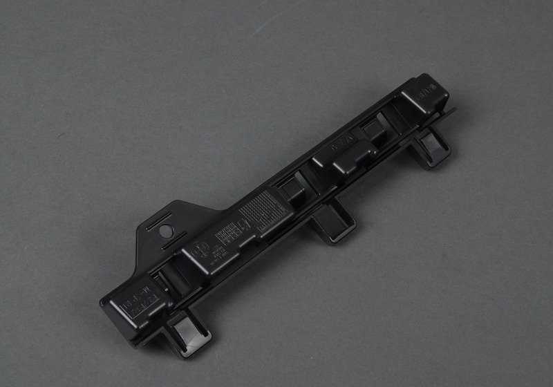 Jeu de chemin de fer à droite pour BMW F21, F22 (OEM 51778056820). BMW d'origine