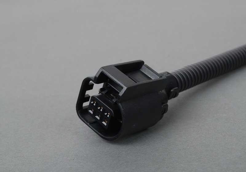 Cable de reparación OEM 12517602973 para BMW E60, E63, E64, E70. Sustituye parte del cableado del motor. Original BMW.