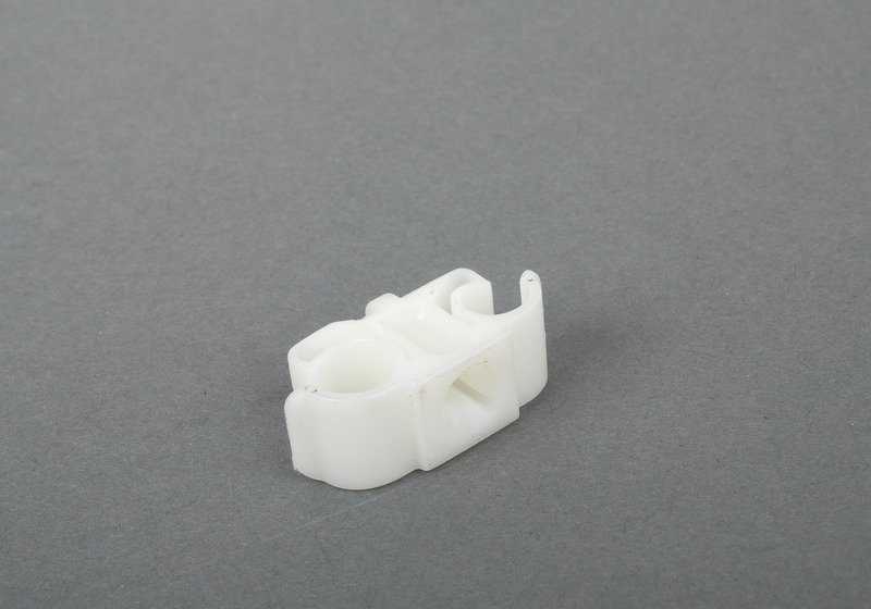 Clip für BMW Series 3 E46, Serie 7 E38, Z8 E52 (OEM 16131182213). Original BMW.