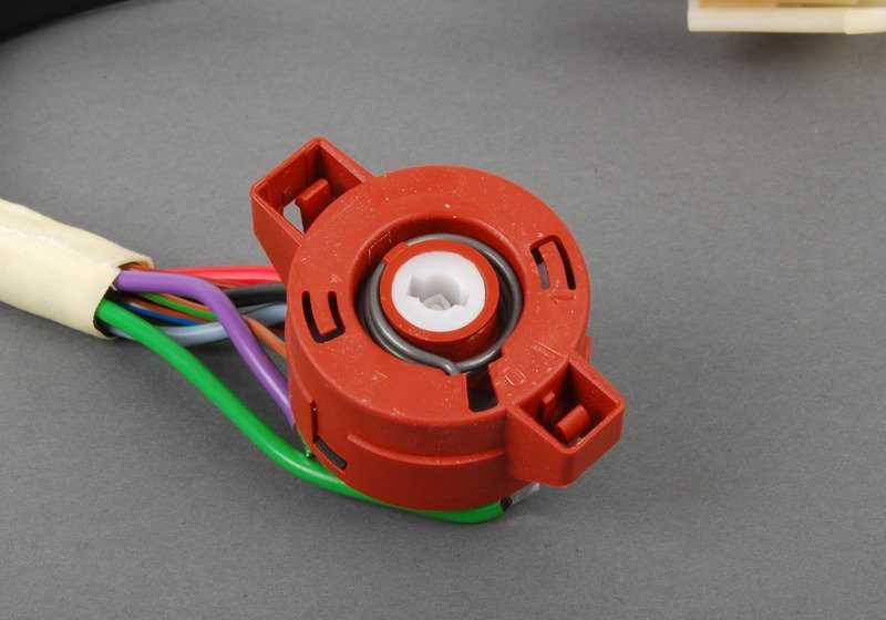 Interruptor de encendido para BMW Serie 3 E30 (OEM 61321377069). Original BMW.