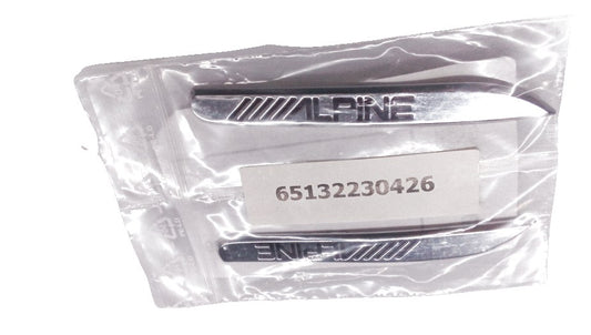 Emblema “Alpine” altavoces OEM 65132230426 para BMW F20, F21, F22, F23. Set de 2 piezas para rejillas altavoces. Original BMW.