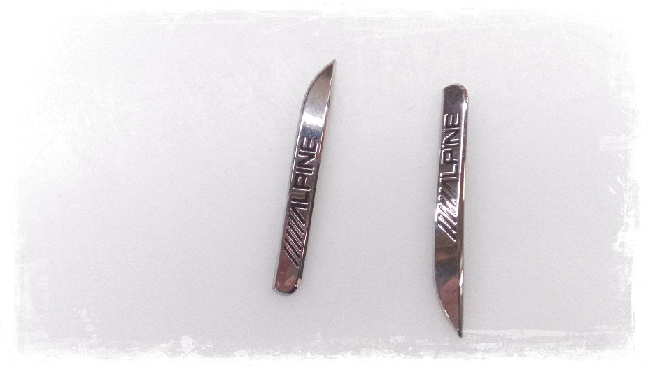 Alto -falantes do emblema “Alpine” OEM 65132230426 para BMW F20, F21, F22, F23. 2 peças definidas para alto -falantes. BMW original.