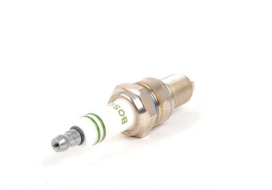 Bujía de encendido OEM 12121279599 para BMW E30, E28, E24, E23. Compatible con motores M20. Original BMW.