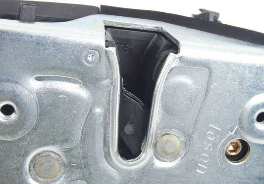 Boulon de porte droite avec moteur OEM 51227011246 pour BMW E46. BMW d'origine.