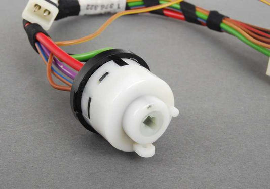 Interruttore di accensione per la serie BMW 5 E28 (OEM 61321376322). BMW originale