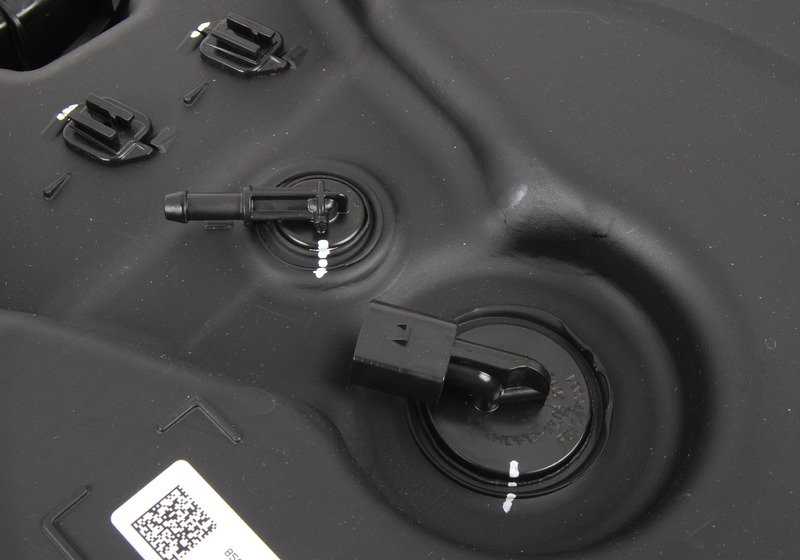 Depósito SCR AdBlue OEM 16197204623 para BMW E90. Sistema de reducción de emisiones compatible con BMW Serie 3 E90. Recambio original BMW.