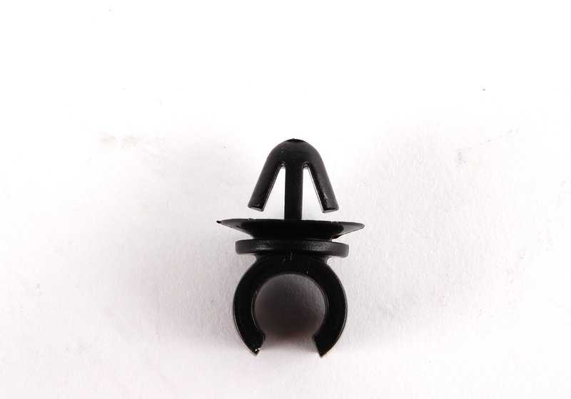 Clip de fijación OEM 13311738201 para BMW {E81, E82, E87, E88, E36, E46, E90, E91, E92, E93, E34, E39, E60, G30, G31, E32, E38, E65, G11, G12, E31, E84, E53, E89, E52, I12, I15} y MINI {R53, R55, R56, R57, R58, R59}. Original BMW y MINI.