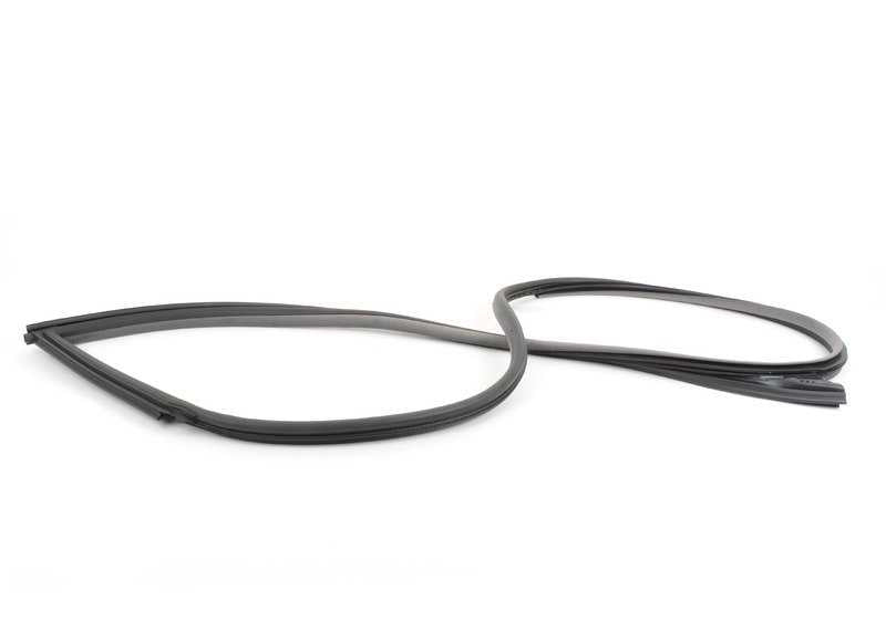 Protector de canto derecho OEM 51767008582 para BMW E63. Color gris basalto. Pieza original BMW.
