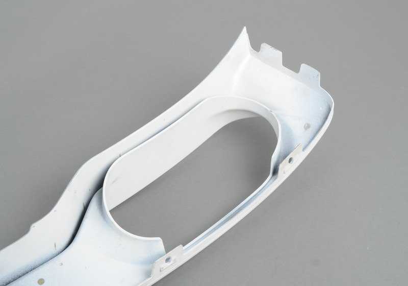 Moldura trasera imprimada OEM 51127980118 para BMW F01 y F02. Pieza original BMW.