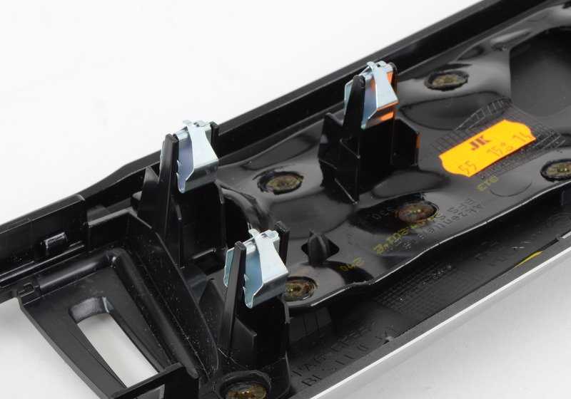 Embellecedor para BMW Serie 3 F30, F31, F34, F35, Serie 4 F32, F33, F36 (OEM 51459231217). Original BMW