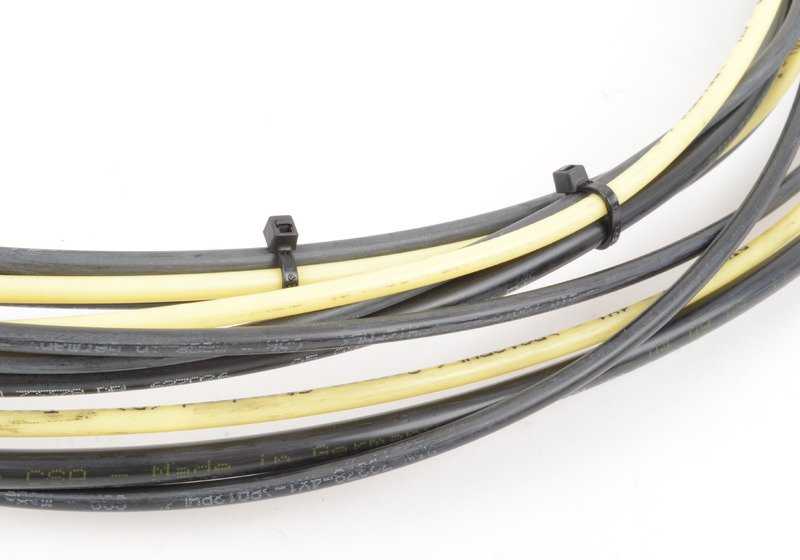 Tubo idraulico OEM 37236754453 per BMW X5 E53 (modelli 3.0D e 3.0i con sospensione pneumatica). Compatibile con trasmissioni manuali e automatiche. BMW originale.