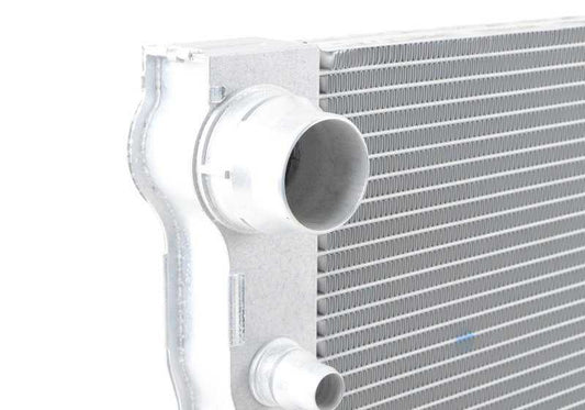 Radiador de refrigerante OEM 17118615426 para BMW F07, F10, F11, F01, F02. Original BMW.