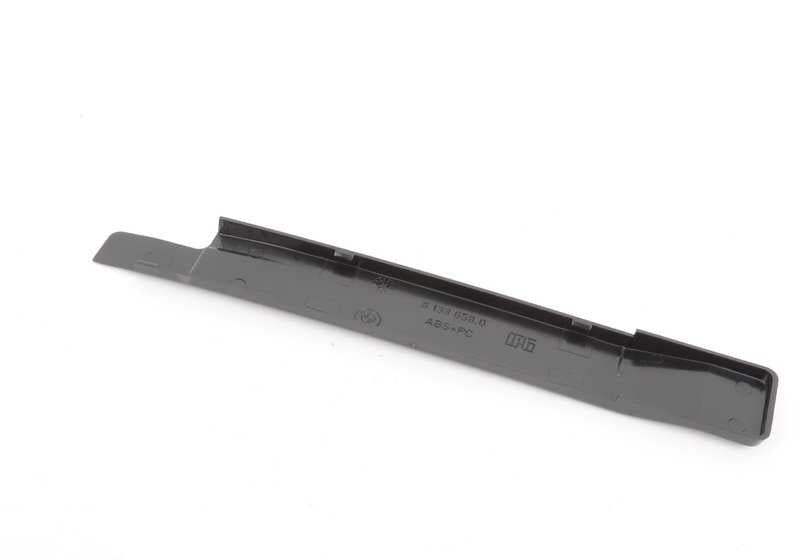 COUVERTURE COUVERTURE OEM droit 51498133658 pour BMW E34 (518i, 520i, 525i). Pièce BMW originale.