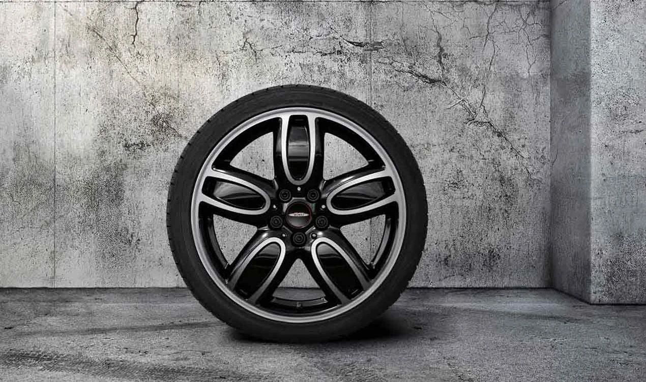 JCW Cup Spoke 2-Tone 509 Aluminiumrad OEM 36116855115 für MINI F56, F55, Cabrio F57. Originaler MINI.