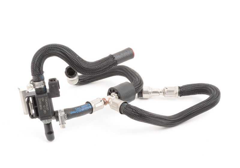 Tubería de combustible OEM 13537556233 para BMW E65, E66. Recambio original BMW.