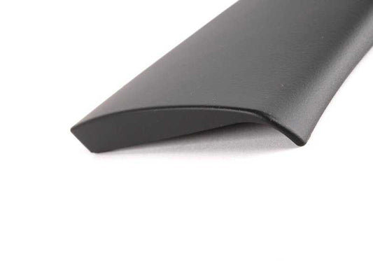 Embellecedor salida cinturón izquierdo negro OEM 51437055415 para BMW Z4 E85 (modelos: 2.0i, 2.2i, 2.5i) del 2002 al 2008. Recambio original BMW.
