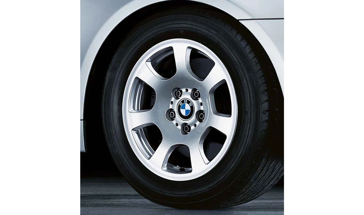 Llantas de aleación diseño Trapezspeiche 134 OEM 36116762000 para BMW Serie 5 E60, E60N, E61, E61N. Original BMW.