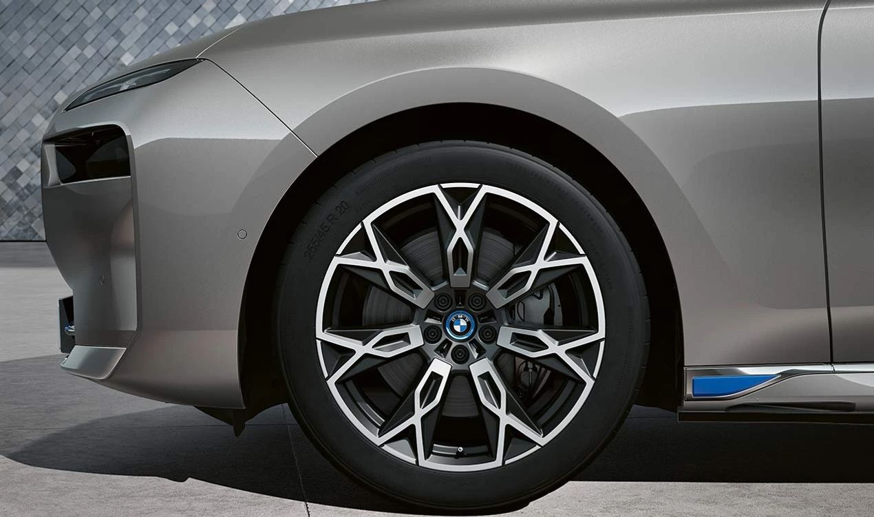 Llanta Original BMW de aleación 20" diseño estrella 905 OEM 36115A19DE4 para BMW Serie 7 G70. Color midnight grey bicolor con acabado glanzgedreht. Compatible con módulo RDC. Original BMW.