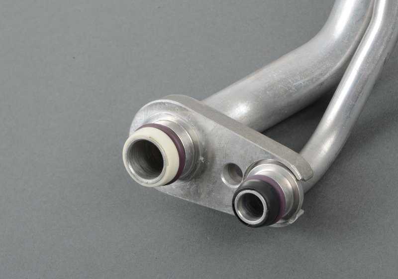 Tubo doble para aire acondicionado OEM 64536908907 para BMW E46 {316i, 316Ci} con motores M43 y N40. Compatible con modelos manuales y automáticos. Original BMW.