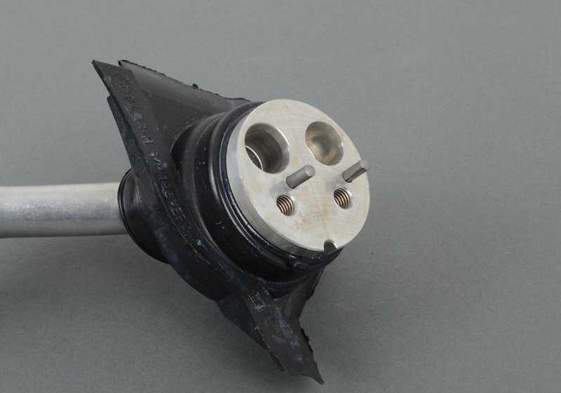 Tubo doble para aire acondicionado OEM 64536908907 para BMW E46 {316i, 316Ci} con motores M43 y N40. Compatible con modelos manuales y automáticos. Original BMW.