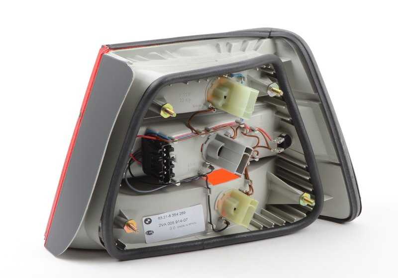 Pilote arrière gauche OEM 63218354269 pour BMW E31. BMW d'origine.