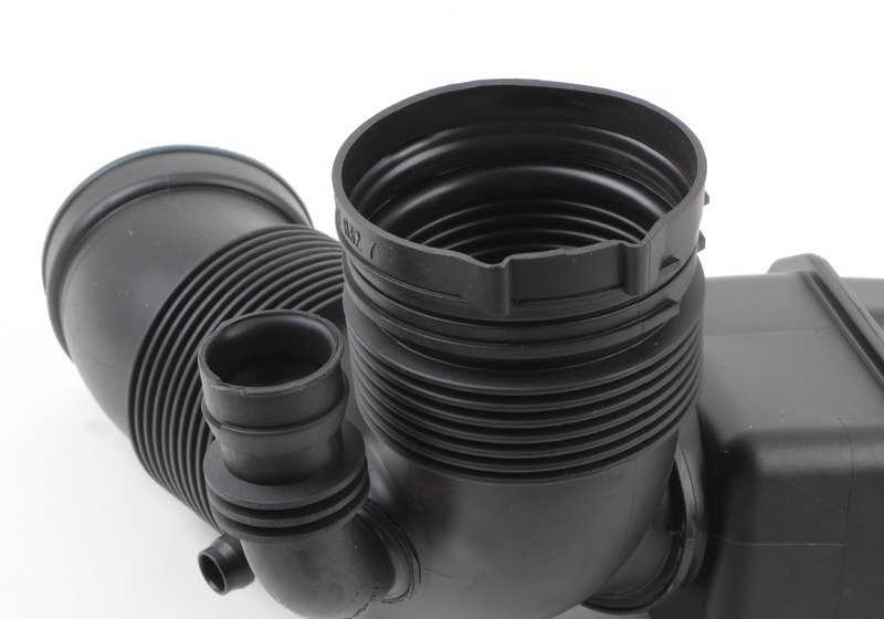 Manguito de admisión de aire OEM 13717521034 para BMW {E60}. Original BMW.