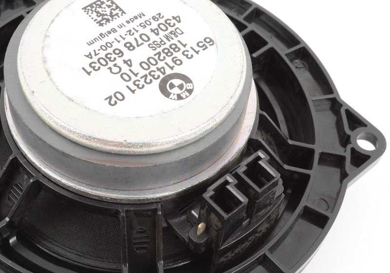 Altavoz medio central estéreo OEM 65139143231 para BMW E87, E87N, E88, E90, E91, E91N, E92, E92N, E93, E93N. Repuesto original BMW.