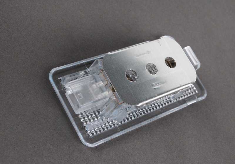Lumière intérieure 10W pour BMW 1 E81, E87, F20; Série 3 E90, F30; 5 E39, série F10; 7 Série E38, F01; et x1 E84 (OEM 63316962039). BMW d'origine.