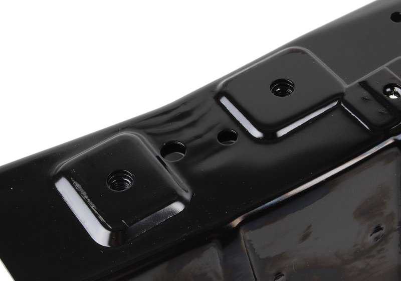 Soporte delantero derecho del paso de rueda OEM 41118199594 para BMW E39 520d, 520i. Compatible con modelos fabricados entre 1996 y 2003. Repuesto original BMW.