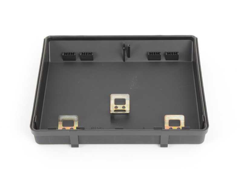 Os fusíveis OEM abrangem 61131374029 para BMW 5 E34 Series (modelos 518G, 518i manual e automático). Peça original da BMW.