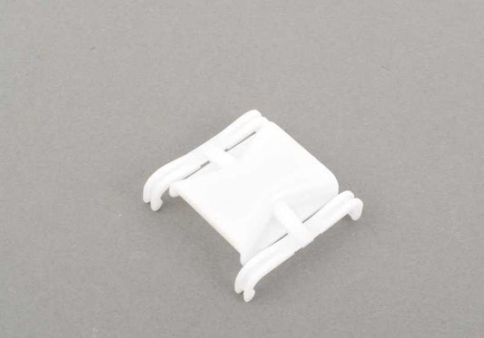 Clip de fijación OEM 51328164788 para BMW E39, E38. Original BMW.
