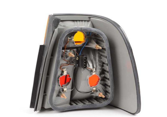 Feu arrière gauche OEM 63218355895 pour BMW Série 5 E34 (10/1991 - 01/1996). Véritable BMW.