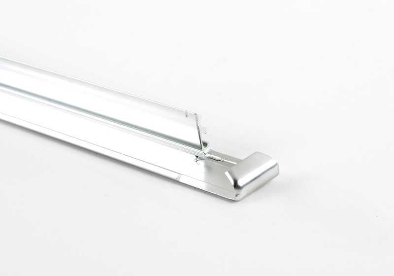 Moldura del marco de la ventana puerta delantera izquierda para BMW F25 (OEM 51317220509). Original BMW.