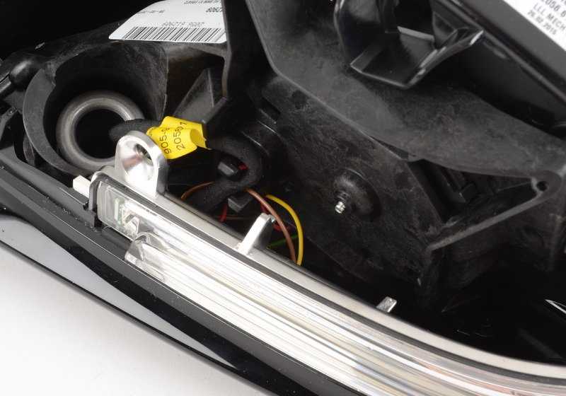 Retrovisor exterior izquierdo calefactable Shadow-Line OEM 51167307225 para BMW X1 E84 (sDrive16d, sDrive16i, sDrive18d, sDrive18i). Compatible con todos los modelos indicados. Original BMW.