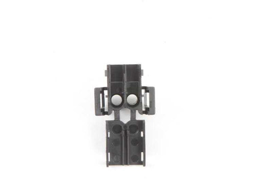 Black socket housing for BMW 5 Series E39 (OEM 61131378110). Original BMW.