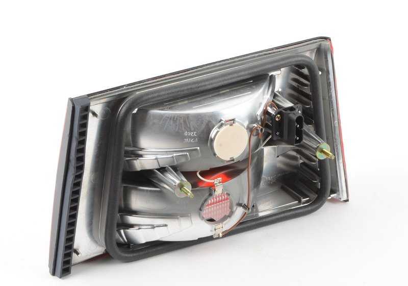 Piloto trasero izquierdo portón OEM 63218355897 para BMW Serie 5 E34. Original BMW.