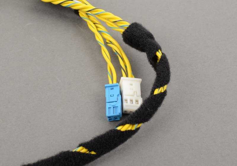 Cable de conexión para BMW E90, E90N, E91, E91N (OEM 65137840987). Original BMW