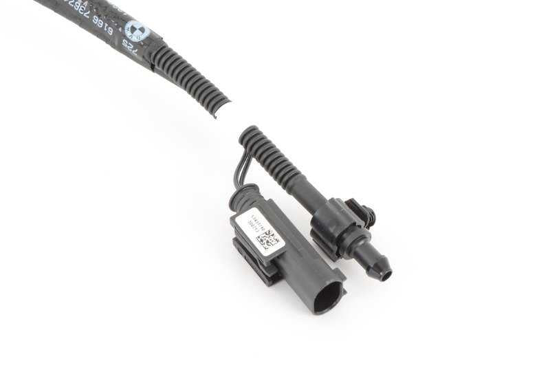 Cadena de toberas limpiaparabrisas OEM 61667367464 para BMW F32, F32N, F33, F33N, F36, F36N, F82, F82N, F83, F83N. Original BMW.