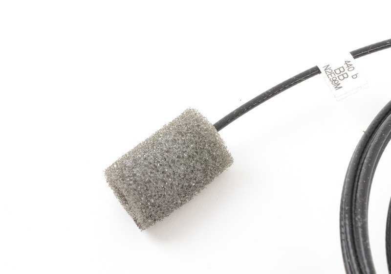 Antena de teléfono doble OEM 84536908849 para BMW E38. Original BMW.