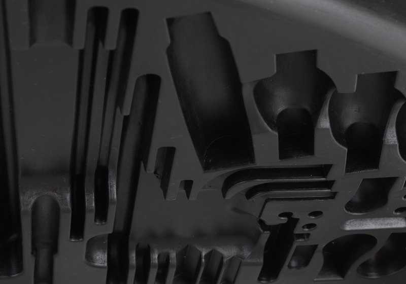 Caixa de ferramentas OEM 71111102916 Para BMW E23, E24, E28, E30, E31, E32, E34, E36, E38, E39 83, E8 E85, E86, E87, E88, E89, F01, F02, F06, F07, F10, F11, F12, F13, F15, F16, F20,