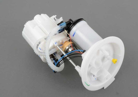 Bomba de combustível (unidade alimentar) OEM 16117243975 para BMW Series 1, Série 2, Série 3, Série 4 {Modelos Compatíveis: F20, F21, F22, F23, F87, F30, F31, F34, F32, F33, F36}. BMW original.