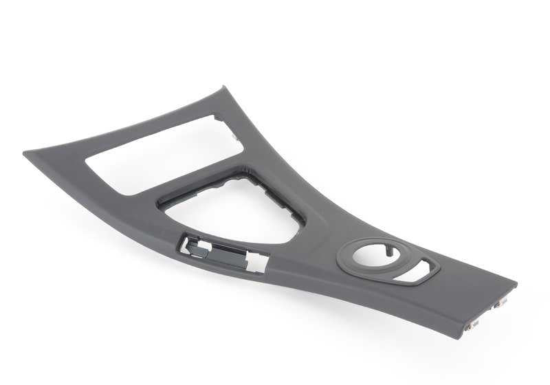 Console centrale de l'embelliage avant 51167898850 pour BMW E90 M3, E92 M3. Compatible uniquement avec les versions avec un changement manuel et une traction arrière. BMW d'origine.