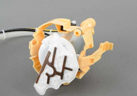 Fuel pump with right aid OEM 16117194000 for BMW 7 E65 Series, E66. Original BMW piece.