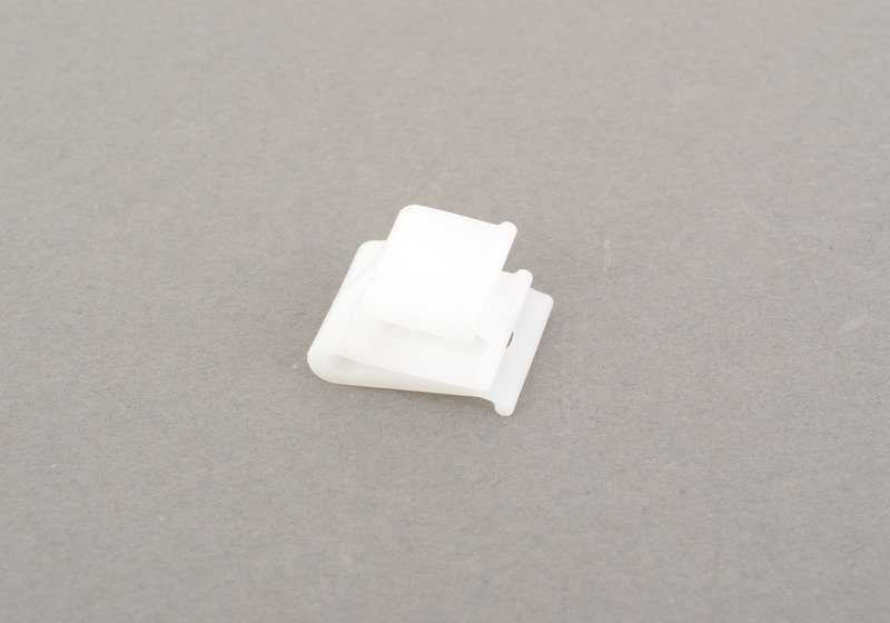 Clip de fijación OEM 51418223643 para BMW E36. Original BMW.