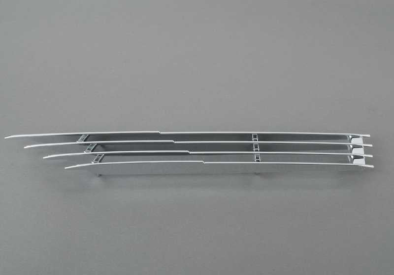 Rejilla decorativa izquierda cromada OEM 51131827283 para BMW E30. Original BMW.