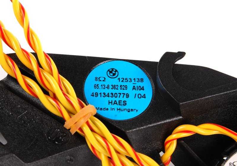 Altavoz agudo HiFi izquierdo OEM 65138362529 para BMW E39. Original BMW.