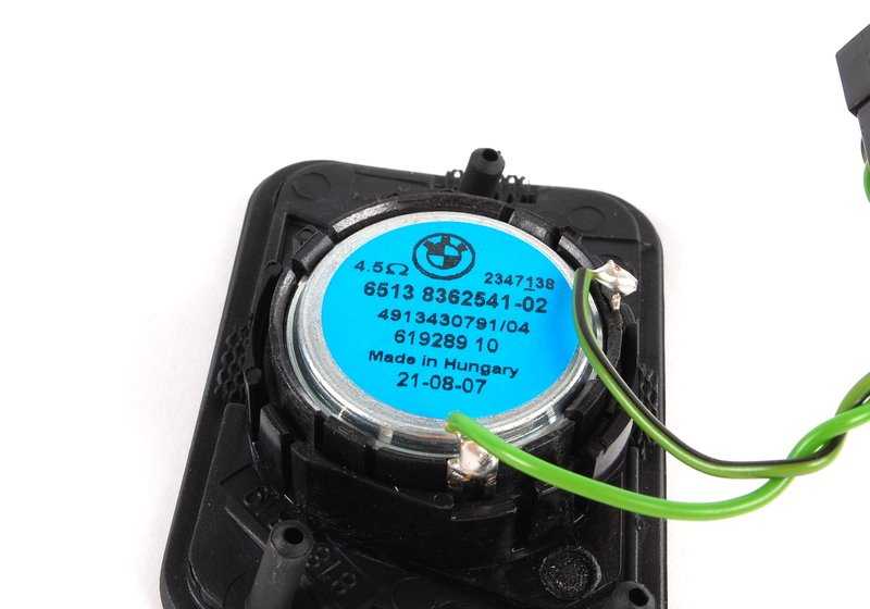 Altavoz de graves-medio izquierdo OEM 65138362541 para BMW Serie 5 E39 (1995-2004). Original BMW.