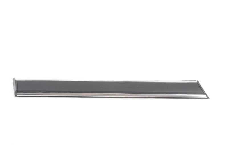 Moldura lateral trasera izquierda OEM 51131832737 para BMW E23. Original BMW.